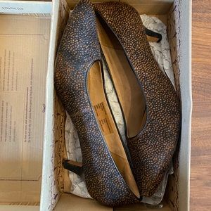 Clarks Sage Copper Kitten Heel Pump, Gently Worn Women’s US 9M